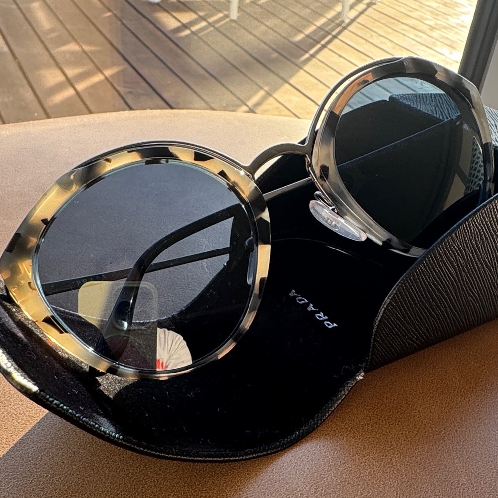 Prada Women's Sunglasses in Black and Gray